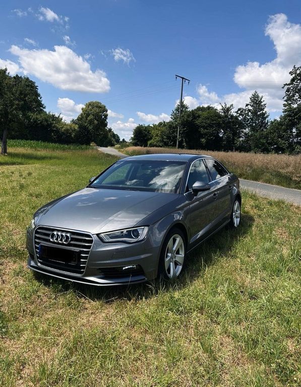 Grau Gebraucht 2016 Audi A3 Ambition Limousine | 16.500 € (Guter Preis) - Bild 1/4