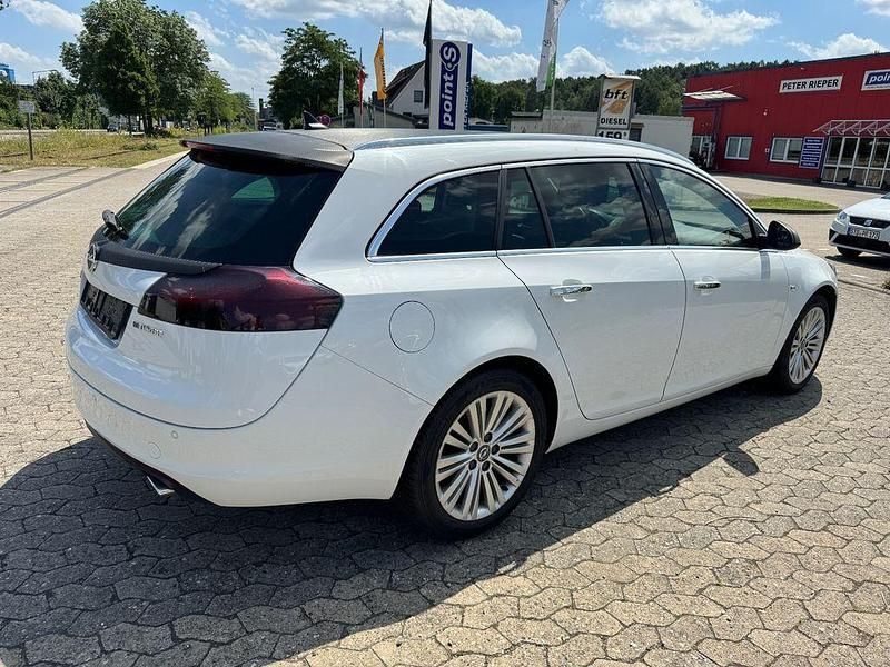Gebraucht Opel Insignia 194 PS (142 kW) 2012 Weiß Kombi