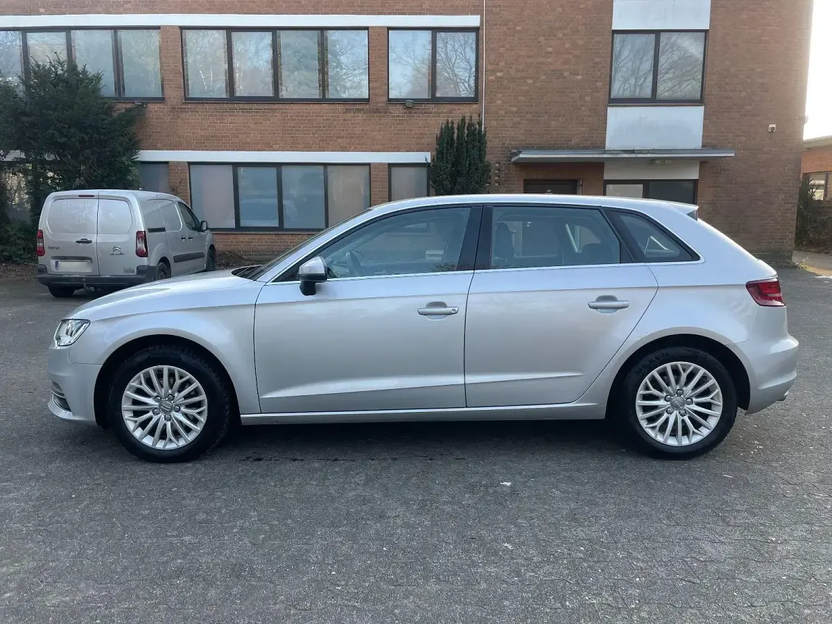 Gebraucht Audi A3 Ambiente 150 PS (110 kW) 2013 Silber Limousine