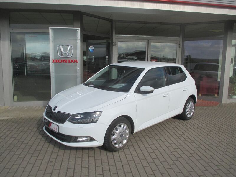 Laserweiss Gebraucht 2016 Skoda Fabia Joy Kleinwagen | 10.990 € (Etwas zu teuer) - Bild 1/4