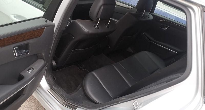 Gebraucht Mercedes E250 204 PS (150 kW) 2012 Silber Kombi