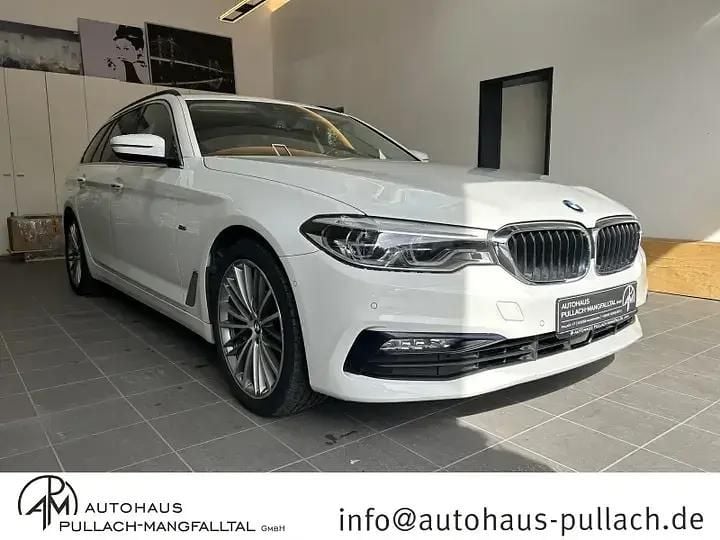 Alpinweiß uni Gebraucht 2024 BMW 520 Comfort Edition Limousine | 52.890 € (Guter Preis) - Bild 1/4