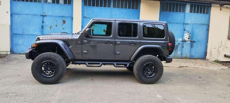 Grau Gebraucht 2021 Jeep Wrangler Unlimited Rubicon SUV | 51.000 € (Teuer) - Bild 1/4