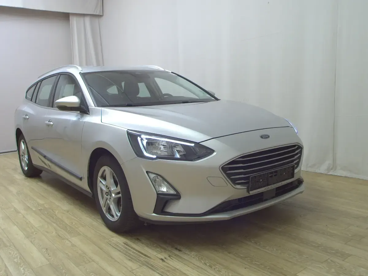 Gebraucht Ford Focus Cool & Connect 120 PS (88 kW) 2020 Silber Limousine