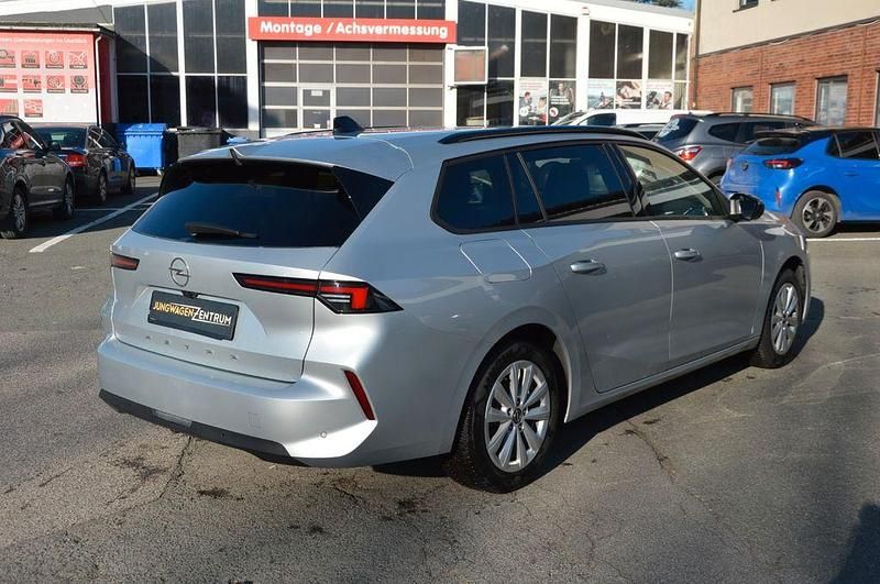 Gebraucht Opel Astra 110 PS (80 kW) 2024 Grau Limousine