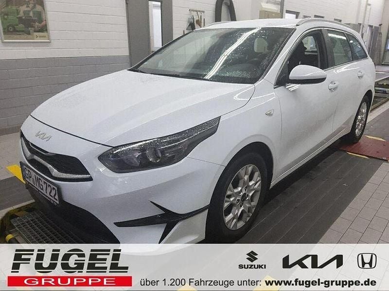Cararraweiss Gebraucht 2022 Kia Ceed Sportswagon Kombi | 18.999 € (Guter Preis) - Bild 1/2
