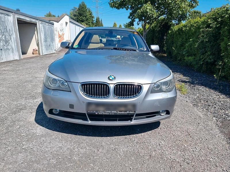 Silber Gebraucht 2007 BMW 530 Kombi | 4.500 € (Guter Preis) - Bild 1/4