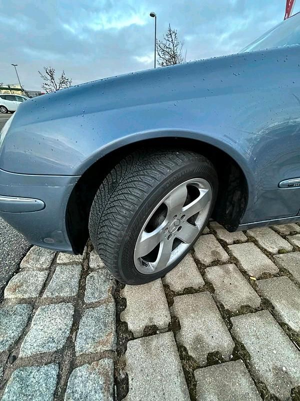 Gebraucht Mercedes E320 224 PS (164 kW) 2003 Blau Limousine