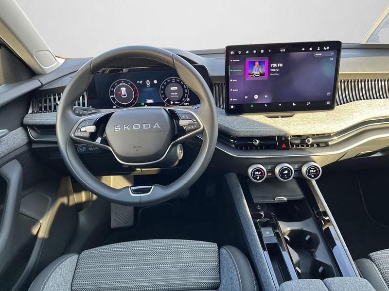 Gebraucht Skoda Superb Selection 150 PS (110 kW) 2025 Aluminiumsilber metallic Kombi