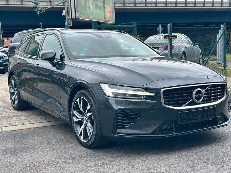 Grau Gebraucht 2019 Volvo V60 R-Design Kombi | 20.490 € (Superpreis) - Bild 1/4
