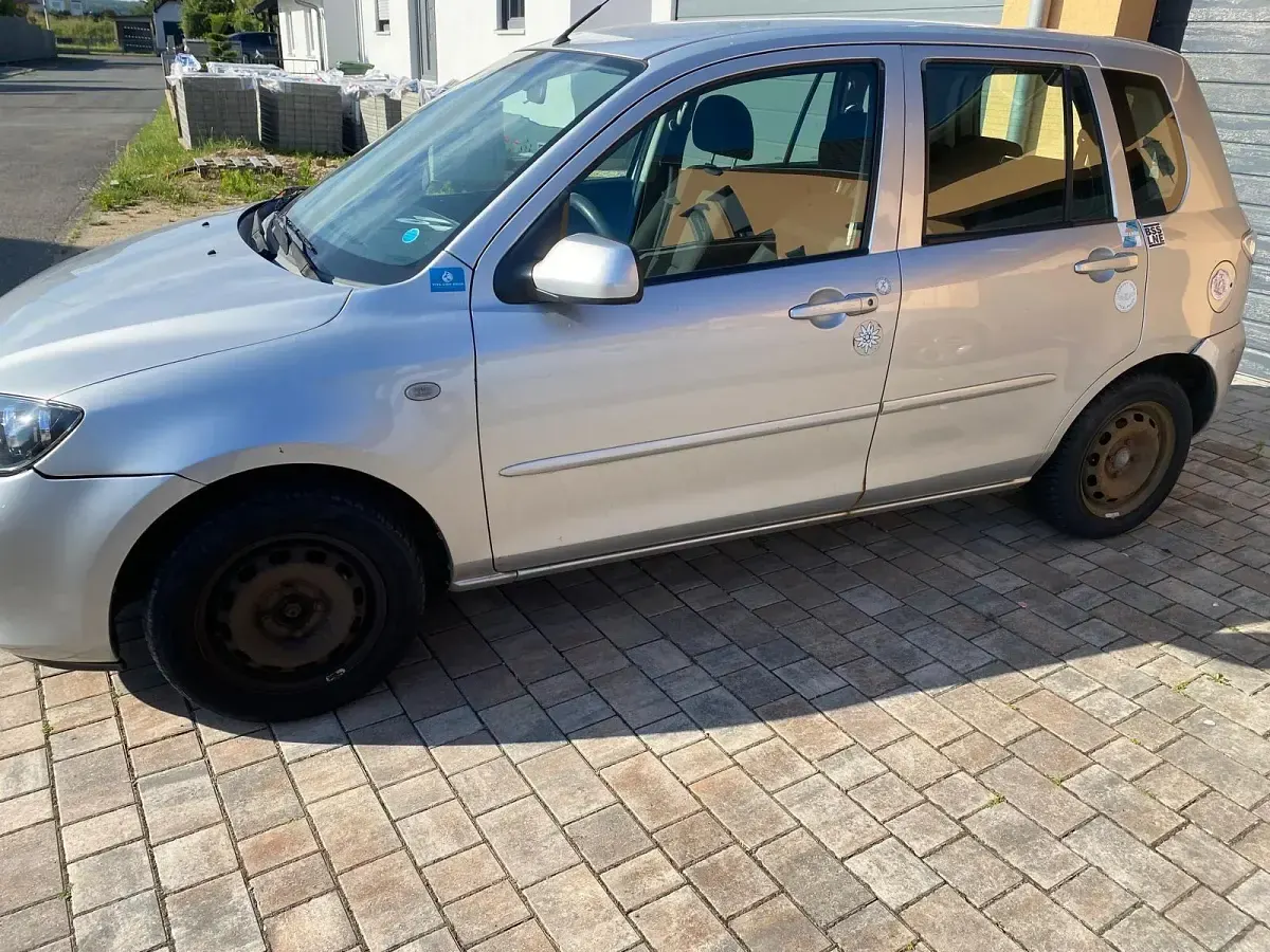 Gebraucht Mazda 2 80 PS (58 kW) 2006 Silber Kleinwagen