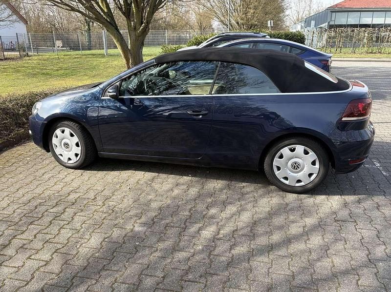 Gebraucht VW Golf Cabriolet Exclusive 140 PS (102 kW) 2015 Blau Cabrio