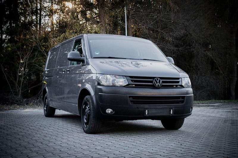 Gebraucht VW Transporter 140 PS (102 kW) 2014 Grau Van