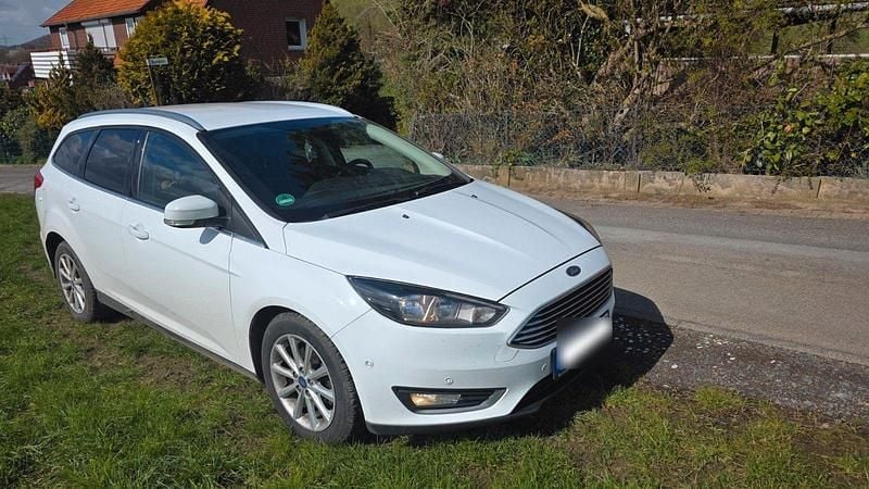 Gebraucht Ford Focus Titanium 120 PS (88 kW) 2016 Weiß Kombi