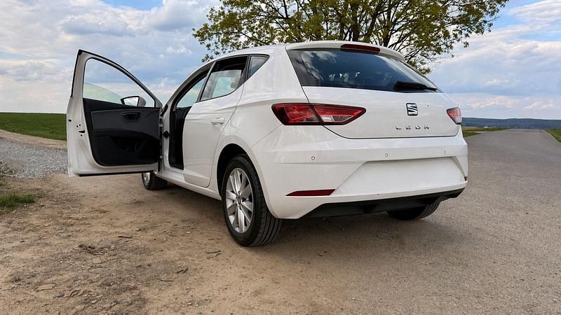 Second-hand Seat Leon Style 131 CP (96 kW) 2020 Alb Break
