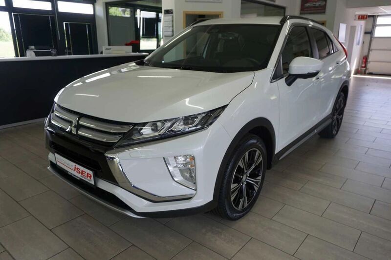 Weiss Gebraucht 2020 Mitsubishi Eclipse Cross Spirit SUV | 25.286 € - Bild 1/4