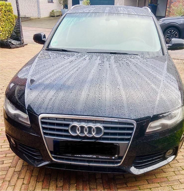 Schwarz Gebraucht 2011 Audi A4 Ambition Kombi | 5.200 € (Guter Preis) - Bild 1/4