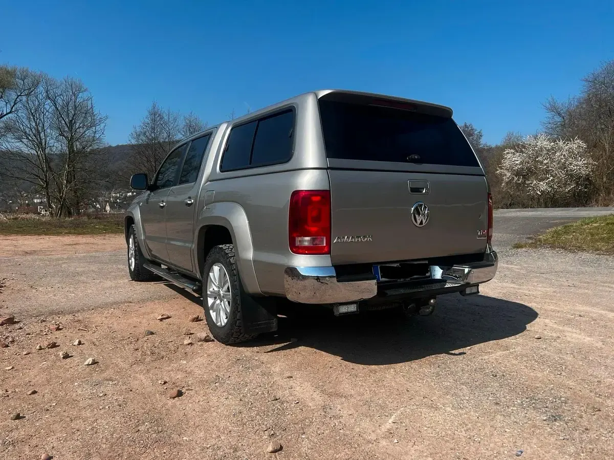 Gebraucht VW Amarok Highline 199 PS (146 kW) 2013 Gold Pickup