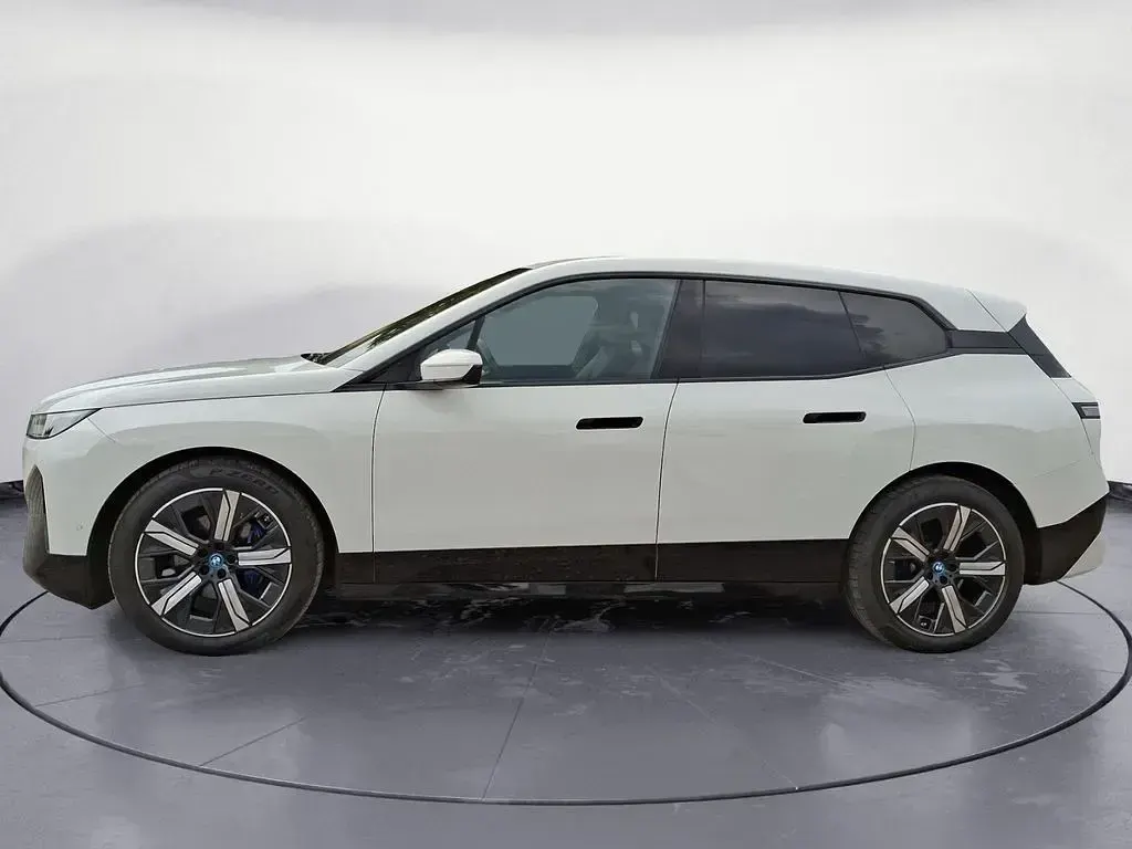 Gebraucht BMW iX Sport Line 239 kW (326 PS) 2023 Alpinweiss iii SUV