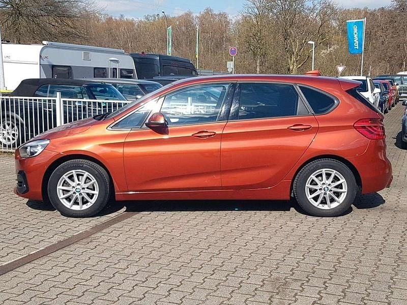 Gebraucht BMW 218 Advantage 140 PS (102 kW) 2018 Sunset orange Van / Kleinbus
