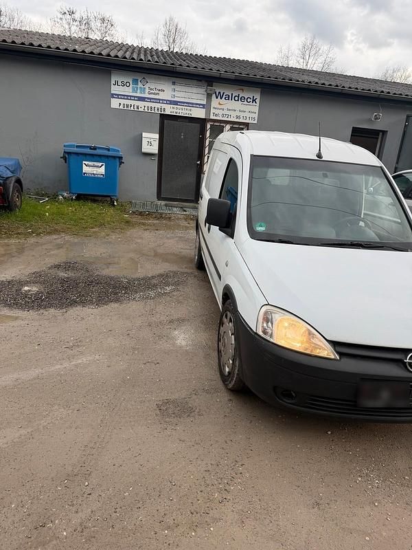 Gebraucht Opel Combo 100 PS (73 kW) 2009 Weiß Van / Kleinbus