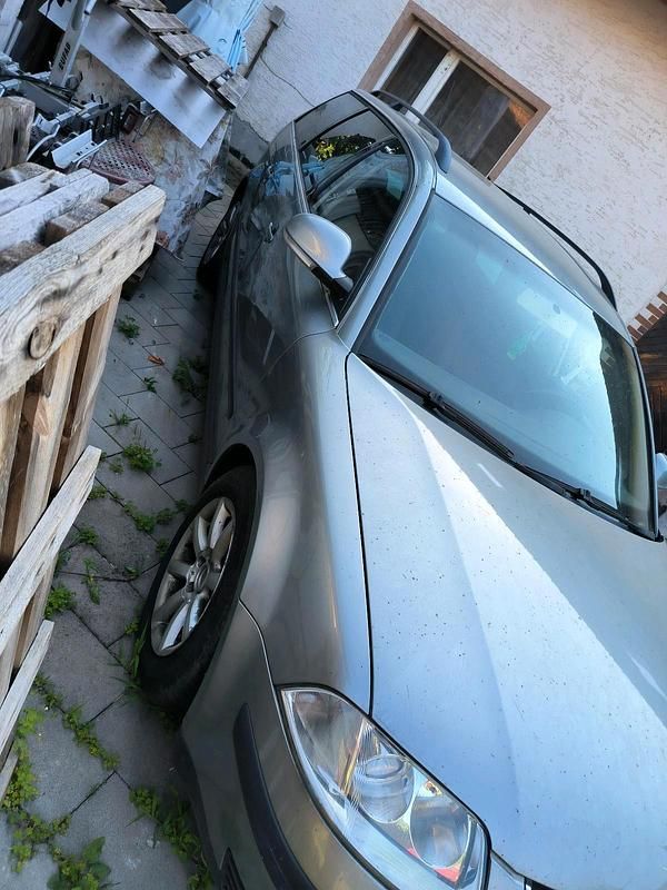 Gebraucht VW Passat 131 PS (96 kW) 2005 Silber Kombi