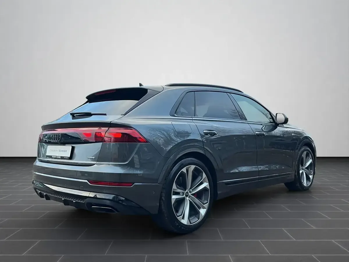 Neu Audi Q8 Design 286 PS (210 kW) 2026 Daytonagrau perleffekt (metallic) SUV