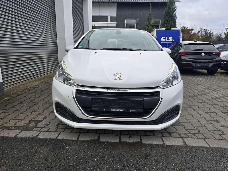 Weiß Gebraucht 2019 Peugeot 208 Kleinwagen | 8.650 € (Fairer Preis) - Bild 1/4
