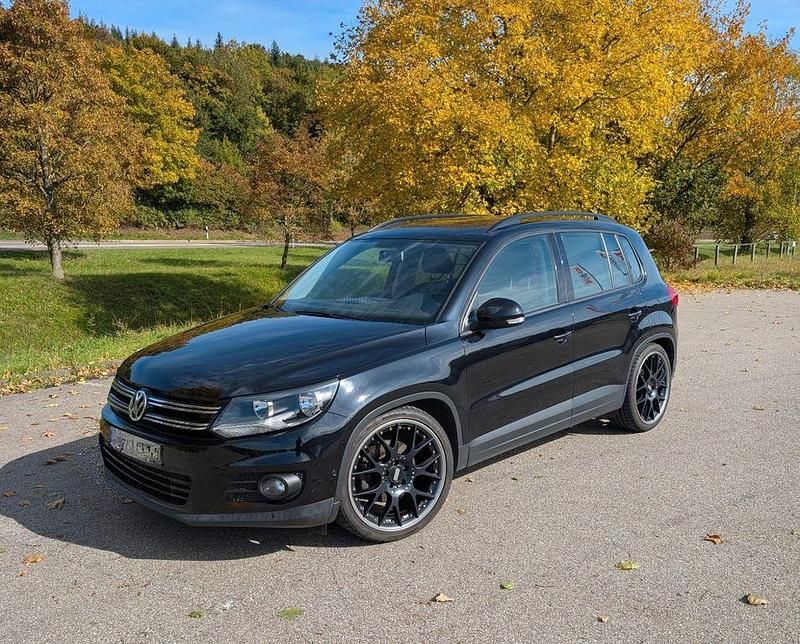 Schwarz Gebraucht 2015 VW Tiguan SUV | 12.999 € (Fairer Preis) - Bild 1/4