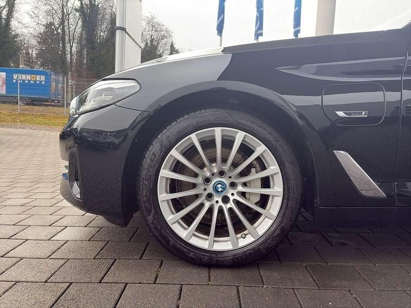 Gebraucht BMW 530e 292 PS (214 kW) 2024 Radio bmw reverse rds Kombi