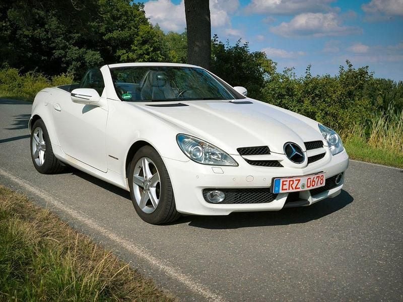 Weiß Gebraucht 2010 Mercedes SLK200 Cabrio | 11.997 € (Fairer Preis) - Bild 1/4