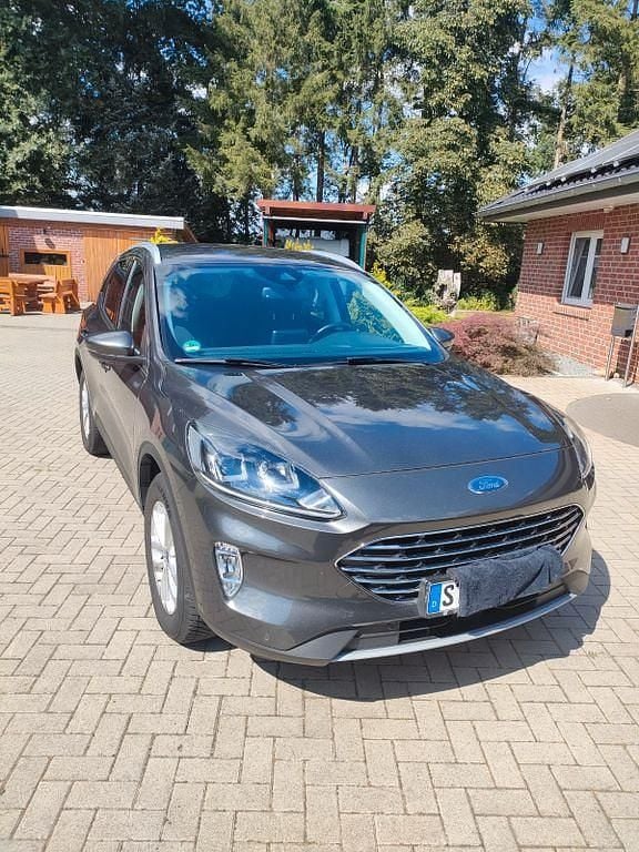 Grau Gebraucht 2021 Ford Kuga Titanium SUV | 22.990 € (Guter Preis) - Bild 1/4
