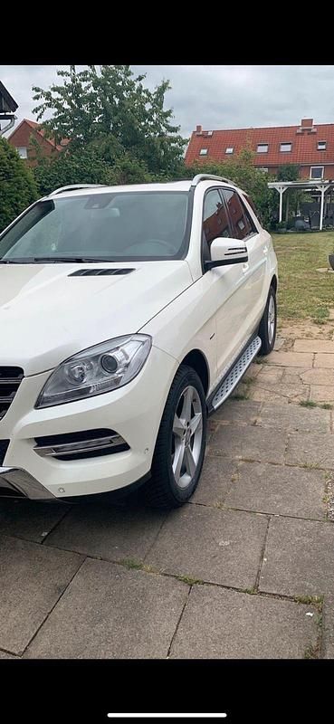 Gebraucht Mercedes ML350 258 PS (189 kW) 2012 Weiß SUV