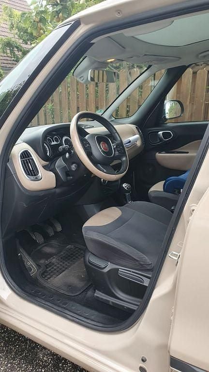 Gebraucht Fiat 500L Lounge 105 PS (77 kW) 2015 Beige Van / Kleinbus