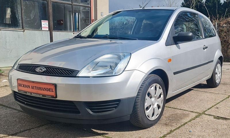 Usata Ford Fiesta 60 CV (44 kW) 2003 Argento Utilitaria