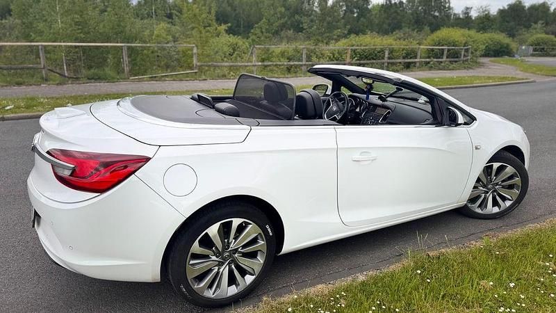 Gebraucht Opel Cascada Ultimate 170 PS (125 kW) 2018 Weiß Cabrio