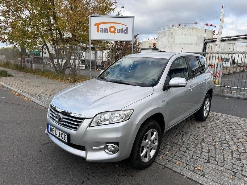 Silber Gebraucht 2010 Toyota RAV4 Life SUV | 7.390 € (Guter Preis) - Bild 1/4