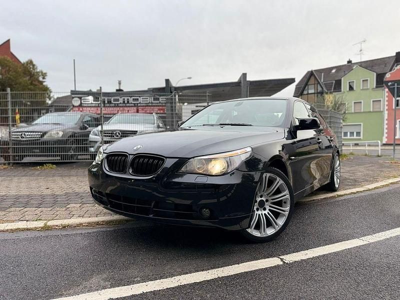 Black sapphire metallic Gebraucht 2005 BMW 525 Sport Line Limousine | 4.990 € (Fairer Preis) - Bild 1/4