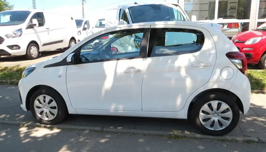 Gebraucht Peugeot 108 Active 69 PS (50 kW) 2017 Weiß Limousine