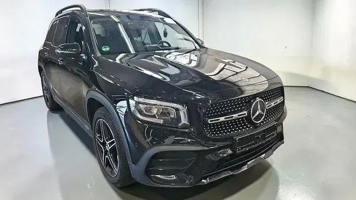 Gebraucht Mercedes GLB200 AMG 150 PS (110 kW) 2023 Schwarz SUV