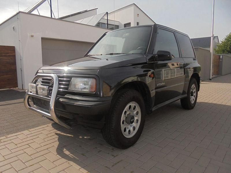 Schwarz Gebraucht 1995 Suzuki Vitara SUV | 3.500 € - Bild 1/4