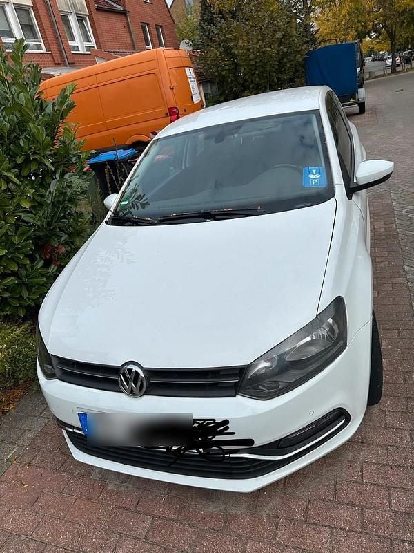 Weiß Gebraucht 2015 VW Polo Kleinwagen | 3.800 € (Guter Preis) - Bild 1/4