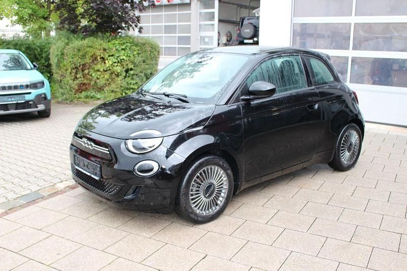 Colore esterno (onyx schwarz) Gebraucht 2021 Fiat 500e Action Kleinwagen | 13.900 € (Teuer) - Bild 1/4