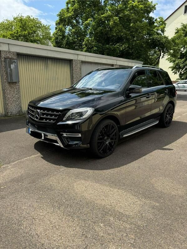 Schwarz Gebraucht 2014 Mercedes ML350 AMG SUV | 19.999 € (Guter Preis) - Bild 1/4