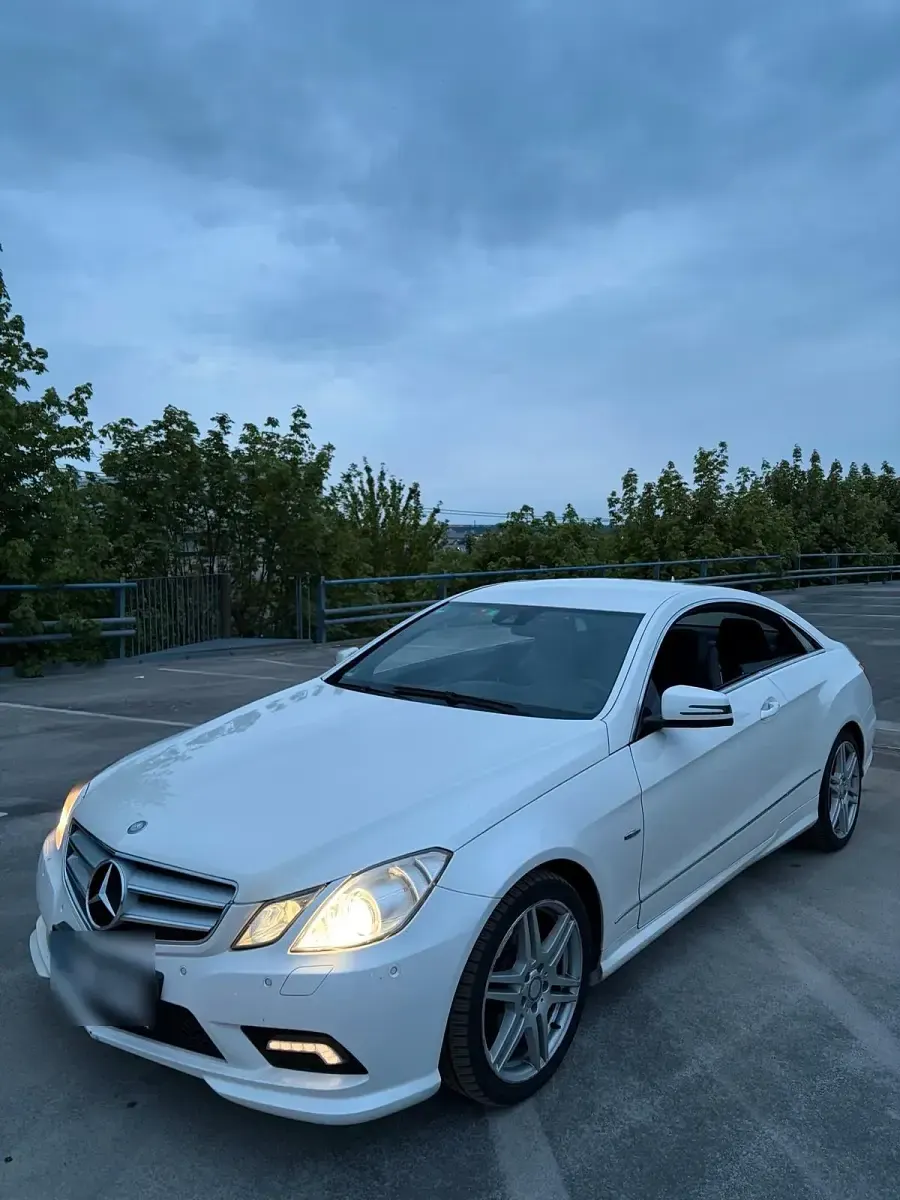 Gebraucht Mercedes E350 231 PS (169 kW) 2011 Coupé