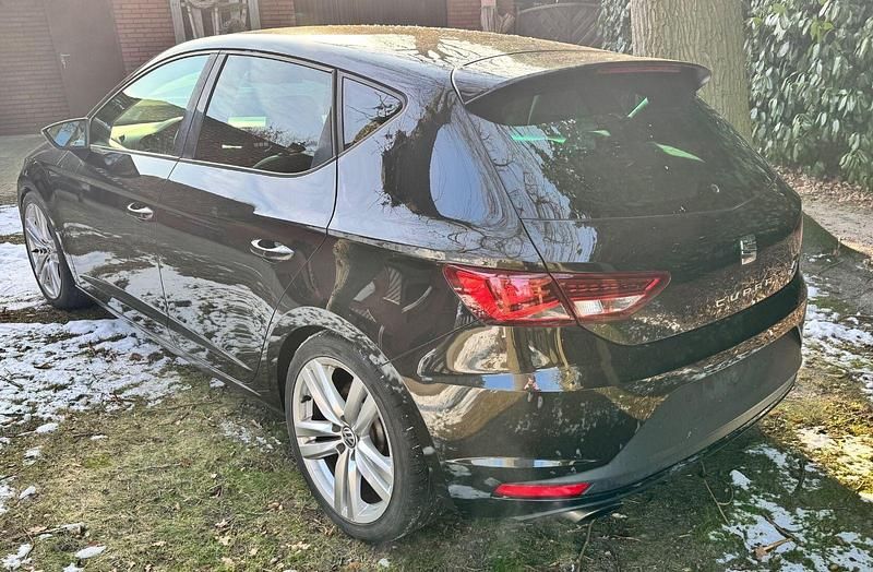 Second-hand Seat Leon CUPRA 280 CP (205 kW) 2014 Negru Berlinǎ