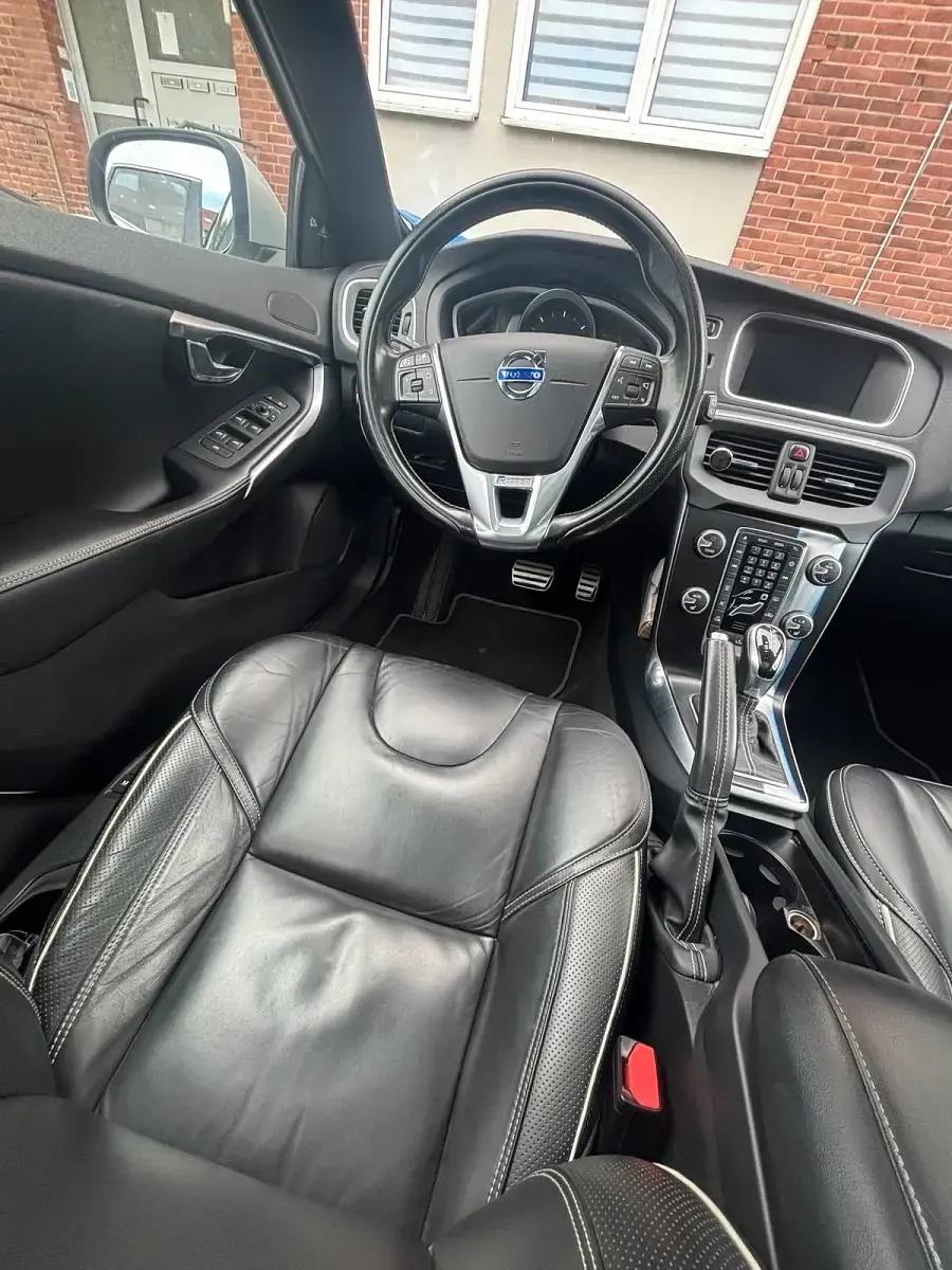Gebraucht Volvo V40 150 PS (110 kW) 2015 Weiß Kombi