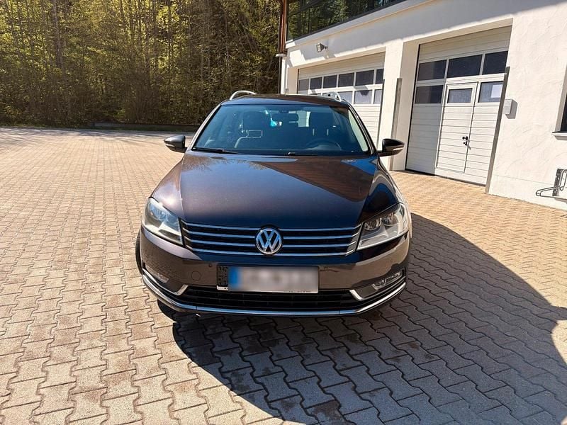 Usata VW Passat 122 CV (89 kW) 2011 Marrone Station wagon