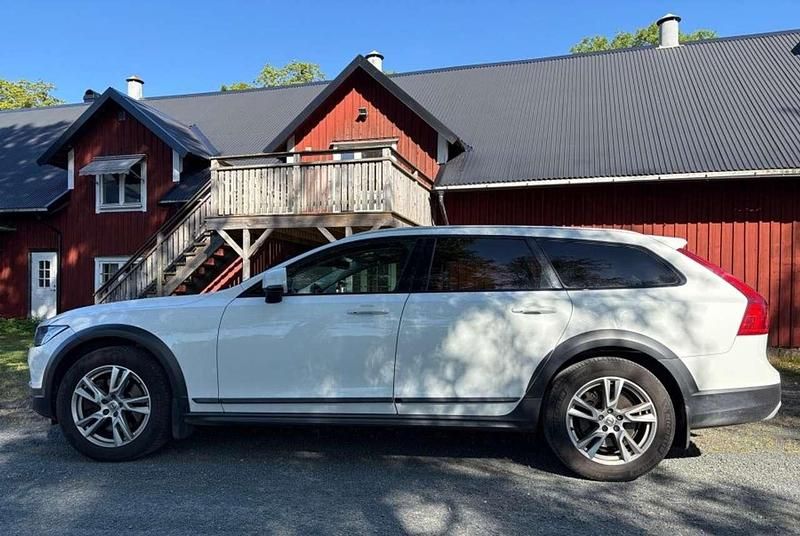 Gebraucht 2018 Volvo V90 CC Kombi | 18.999 € (Teuer) - Bild 1/4