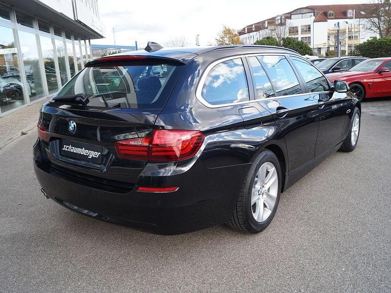 Gebraucht BMW 520 190 PS (139 kW) 2014 Saphirschwarz Kombi